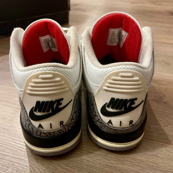 Air Jordan 3 “White Cement” size 10.5 used with original box 📦 DM3707-100 - Picture 4 of 7